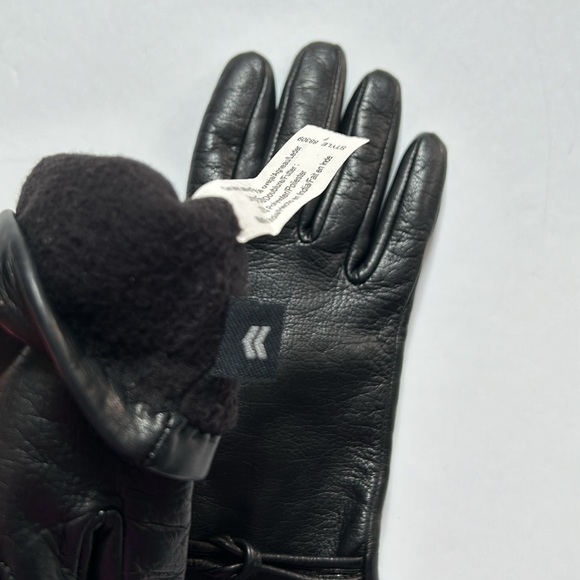 Vintage Aris Isotoner butter soft black leather gloves with knot detail - Picture 8 of 8